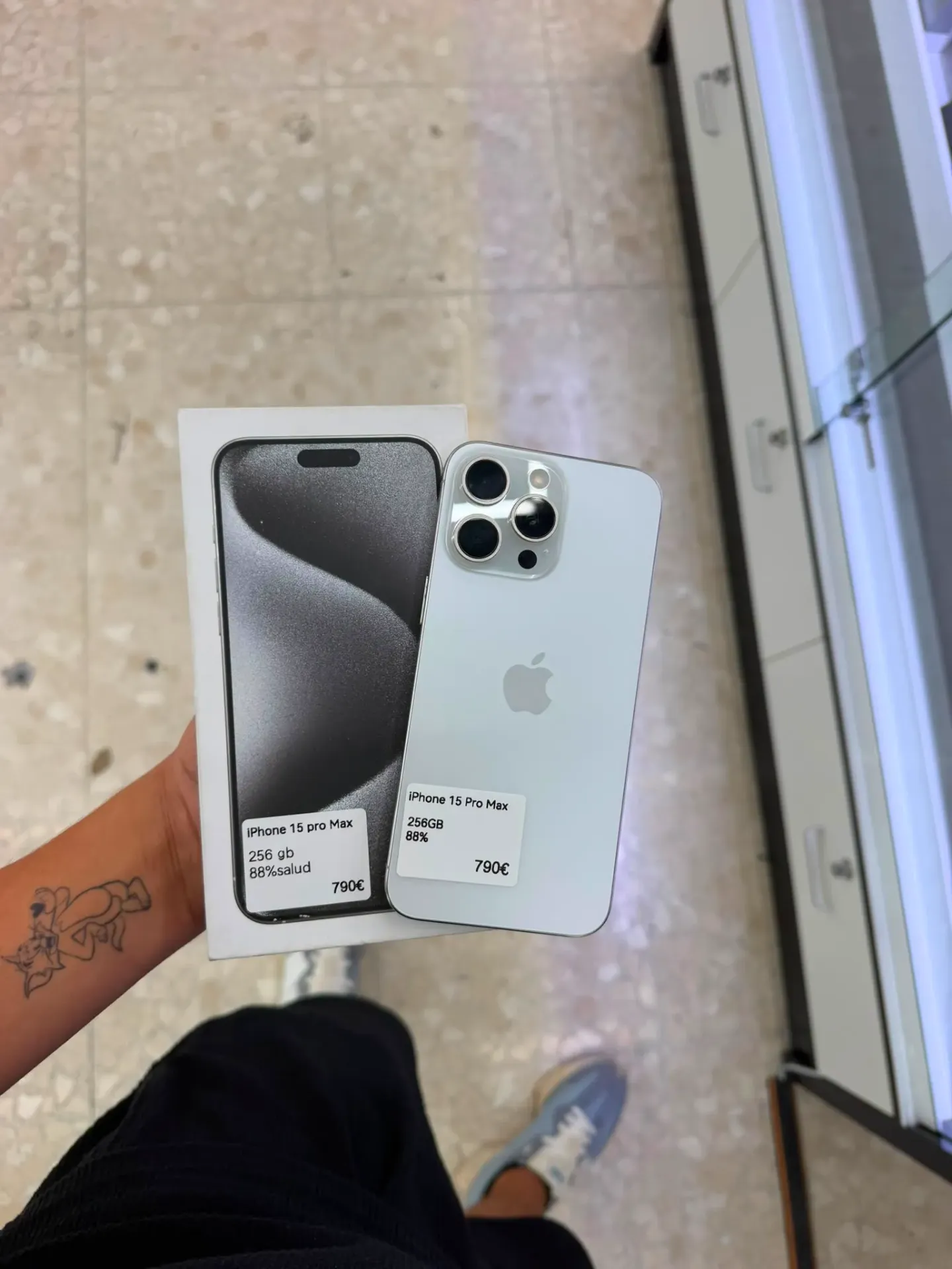 IPHONE 15 PRO MAX 256gb salud 88