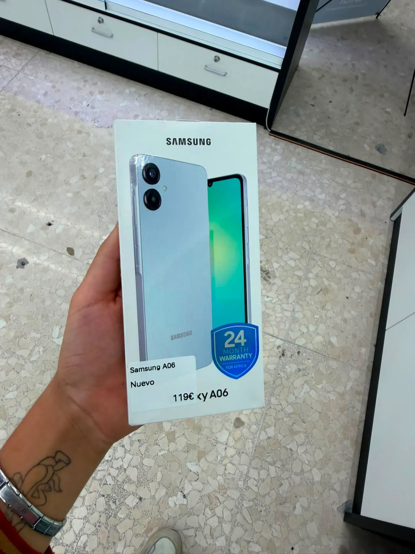 SAMSUNG A06 4gb 64gb