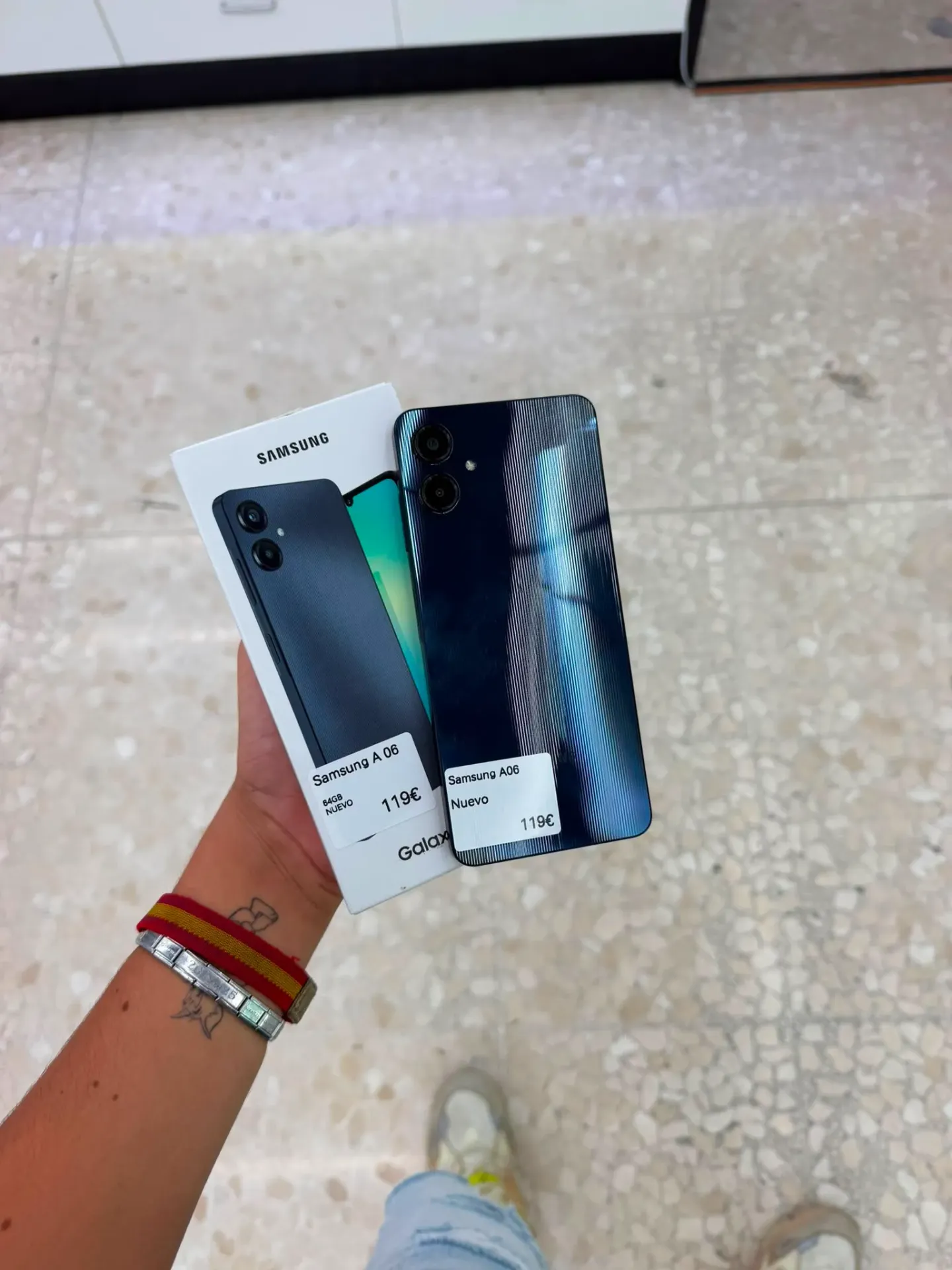 SAMSUNG A06 4gb 64gb